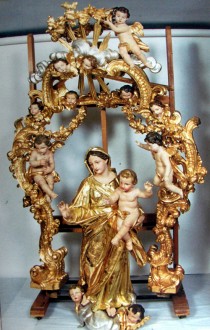 Statua della Madonna con bimbo e angeli, Cocconato (AT)